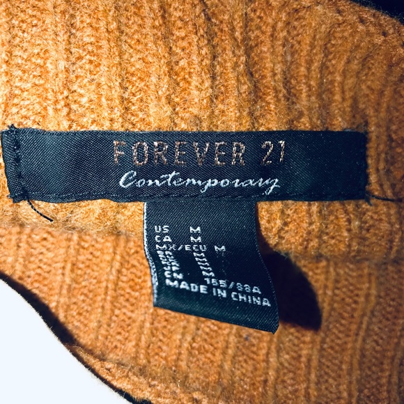 Comfortable Contemporary Sweater - Picture 7 of 7